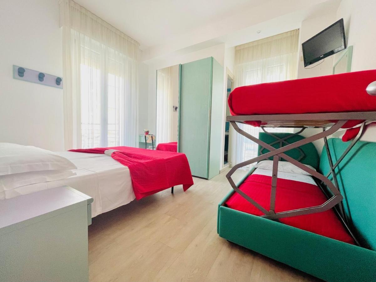 Hotel Eiffel Rimini Dış mekan fotoğraf