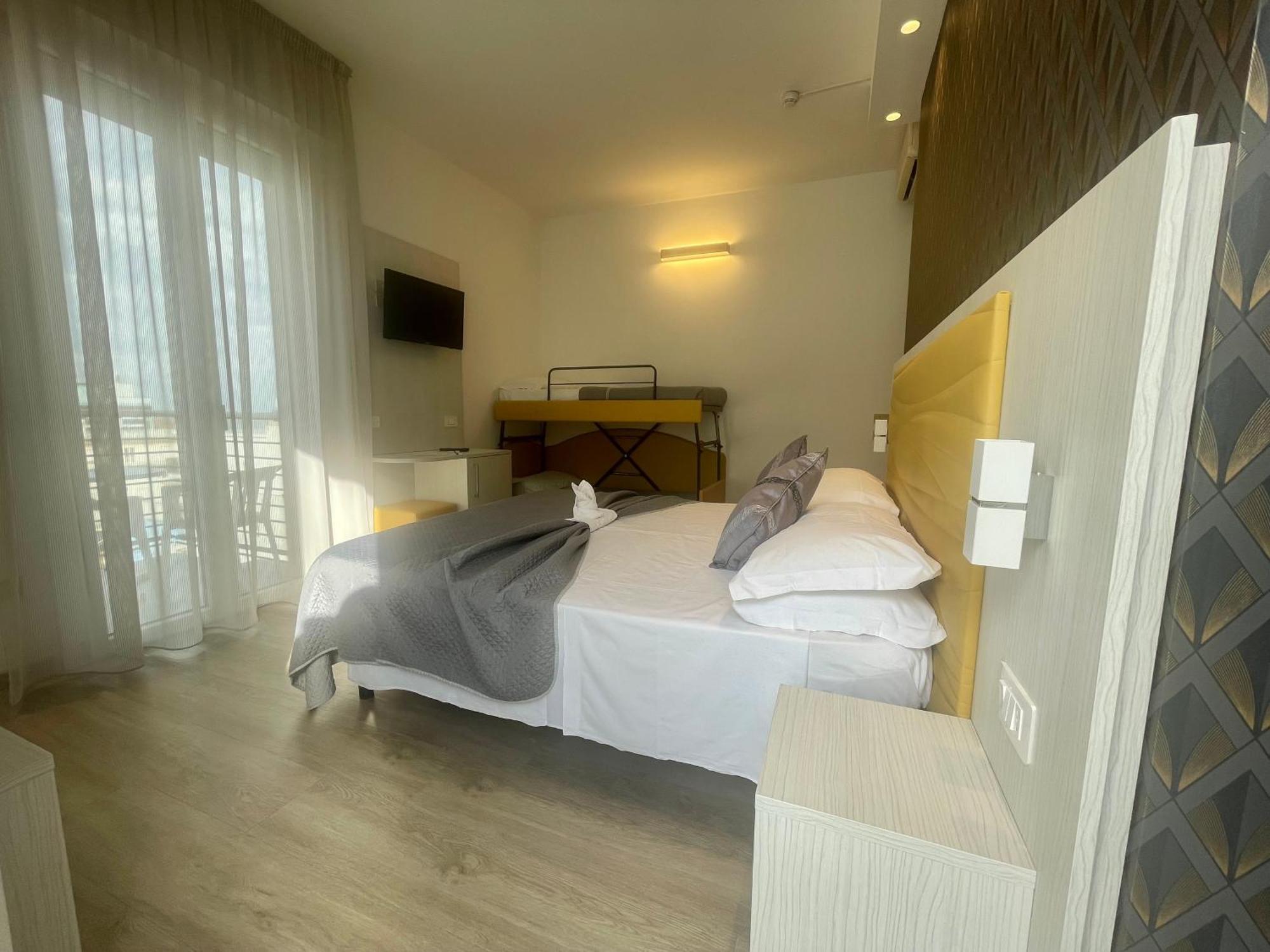 Hotel Eiffel Rimini Dış mekan fotoğraf